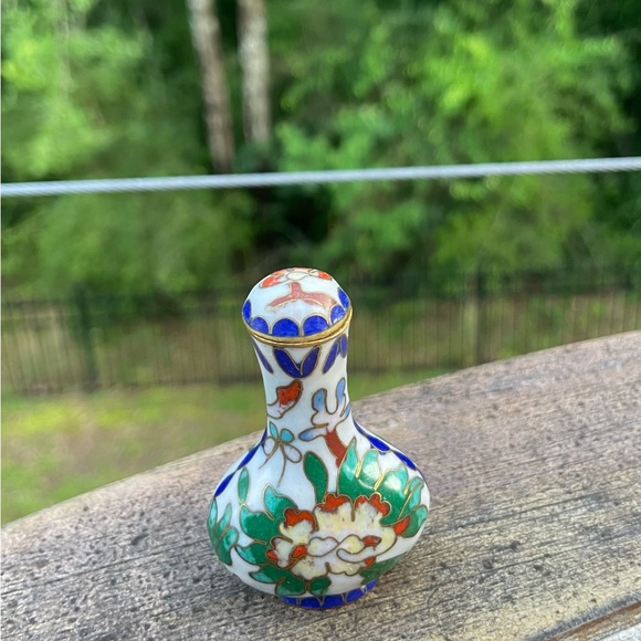 Chinese cloisonné enamel snuff bottle - Picture 3 of 7